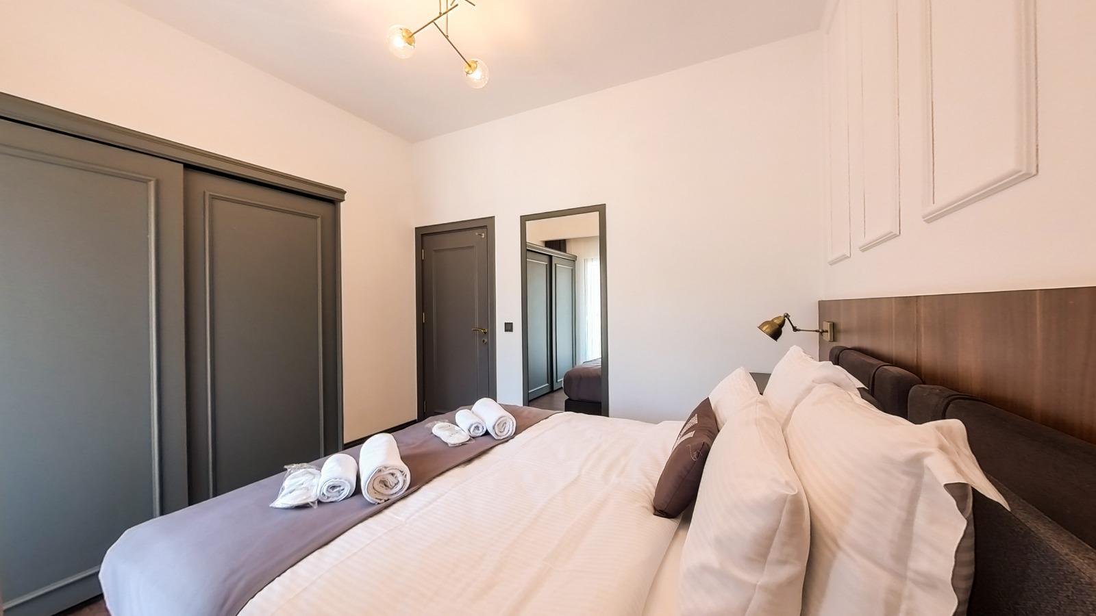 Fullscreen Gallery Image