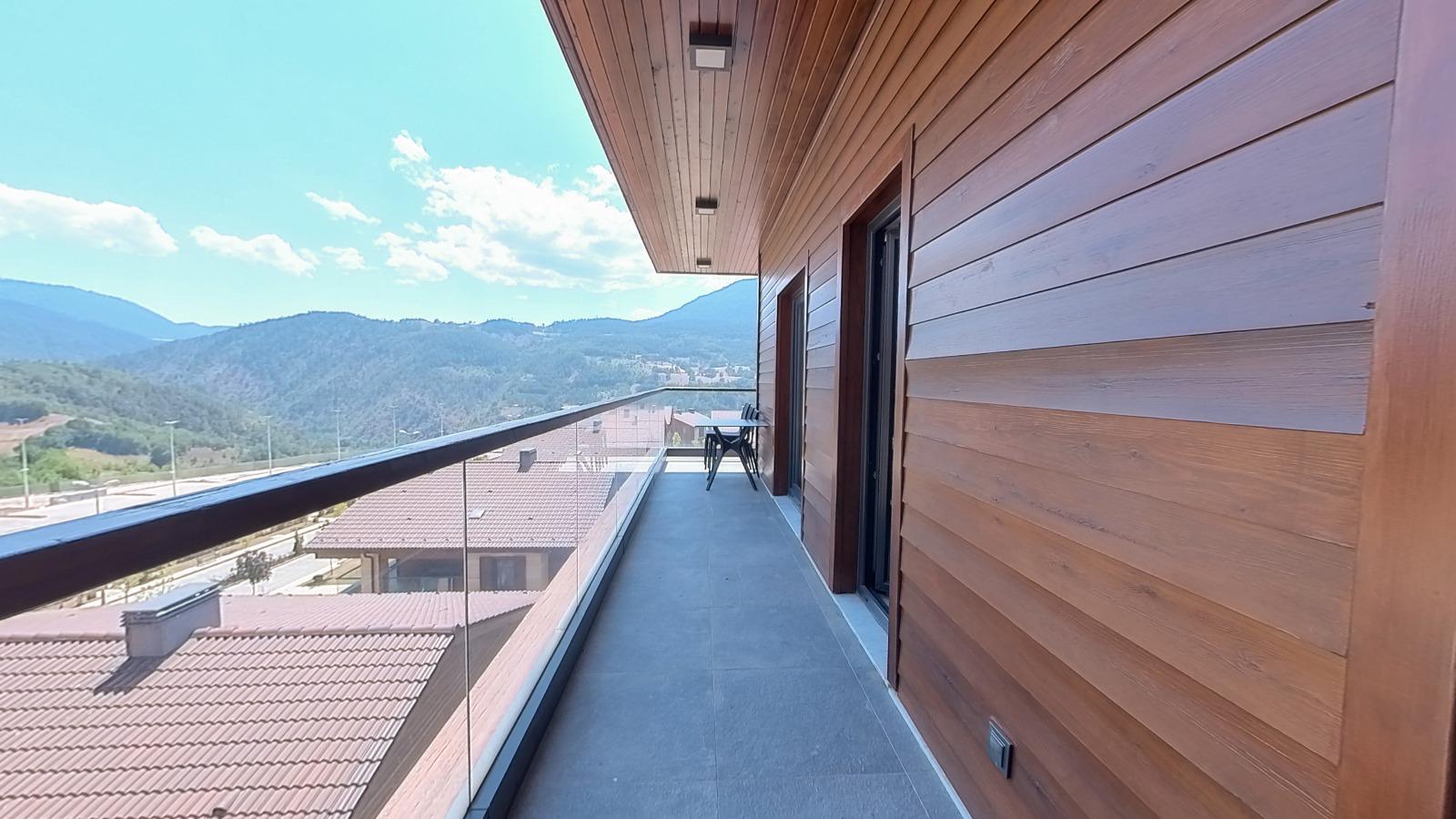 Fullscreen Gallery Image