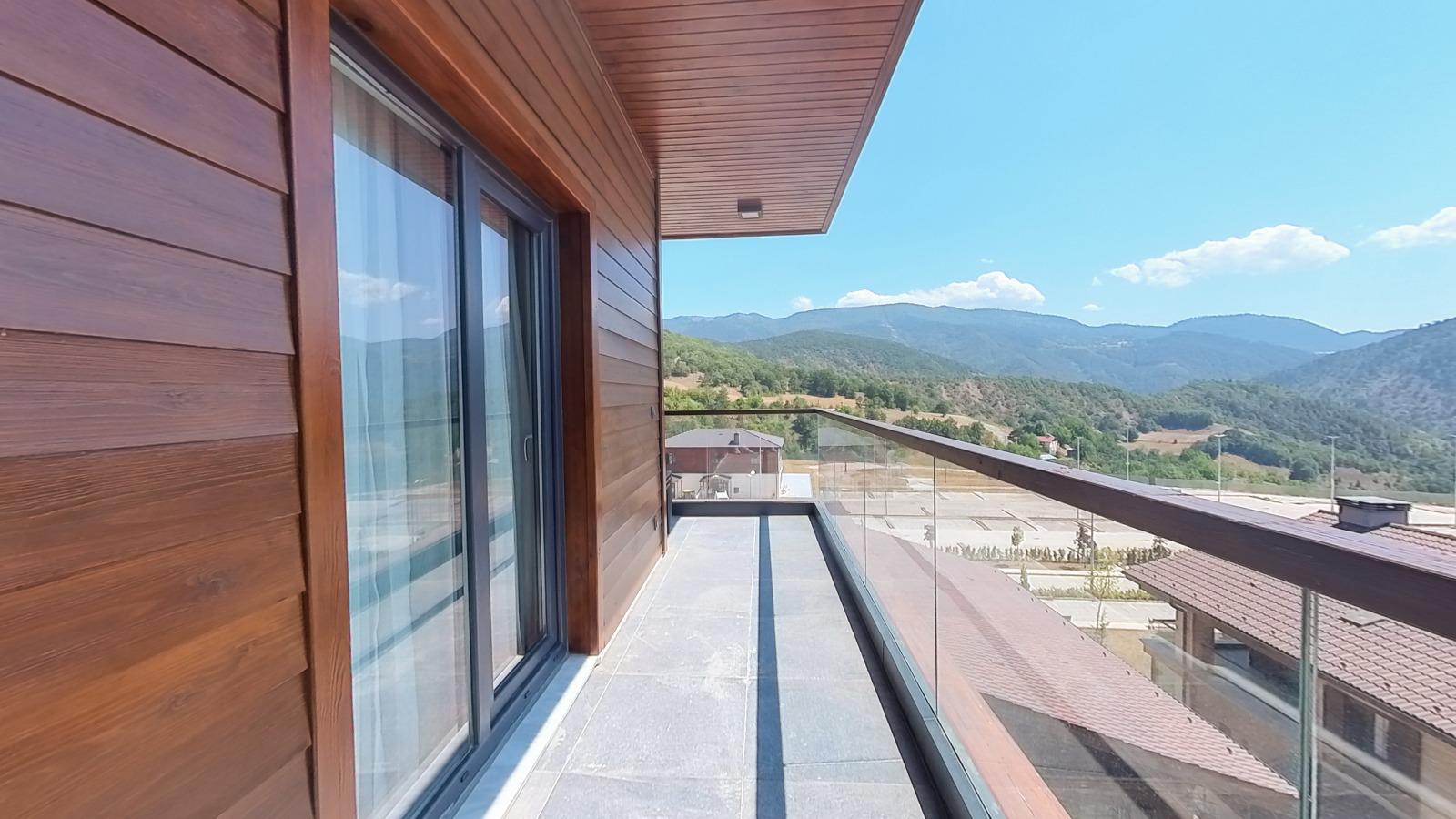 Fullscreen Gallery Image